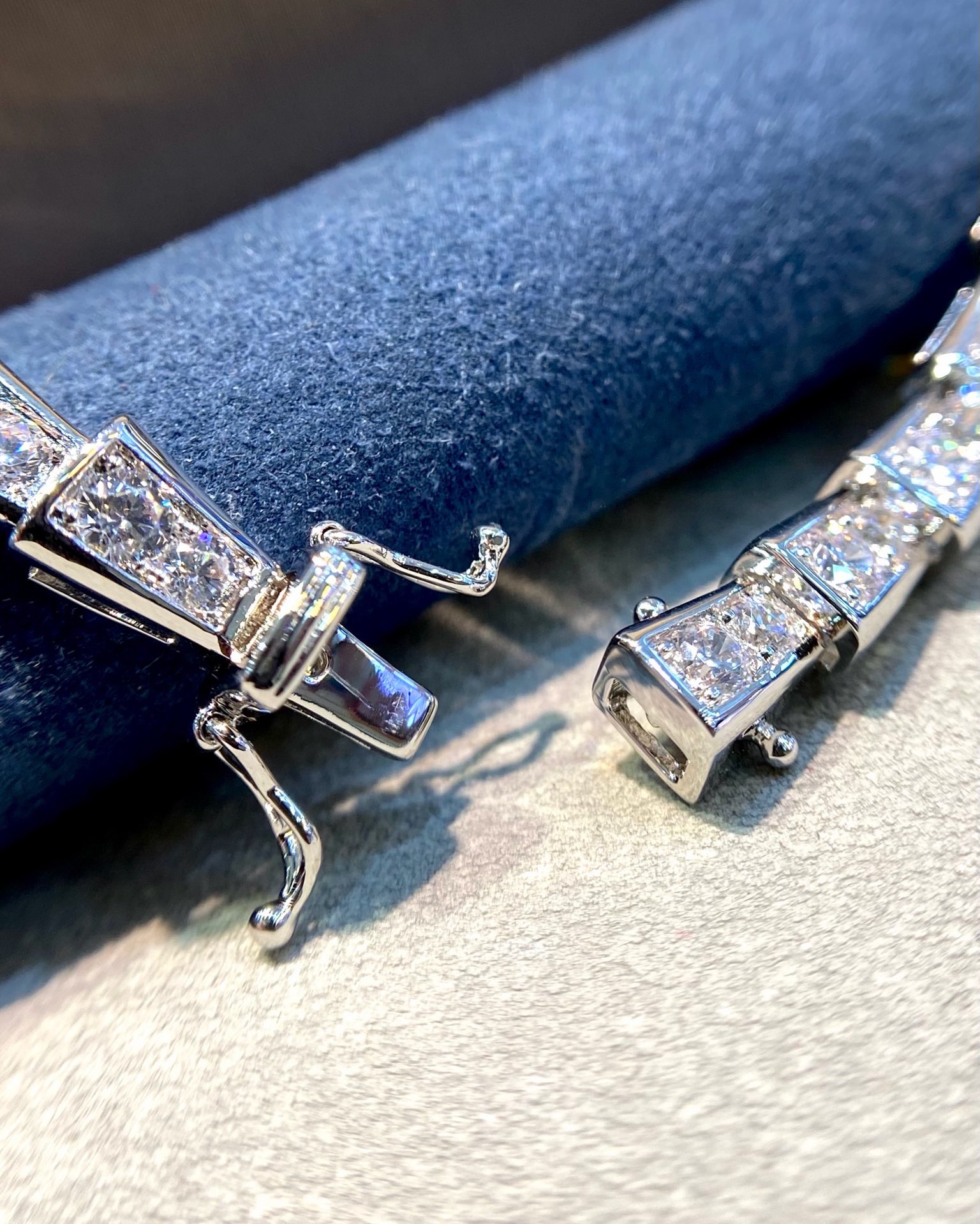 BVLGARI Serpenti Viper 18K White Gold Diamond Snake Drop Necklace product image 6 thumbnail