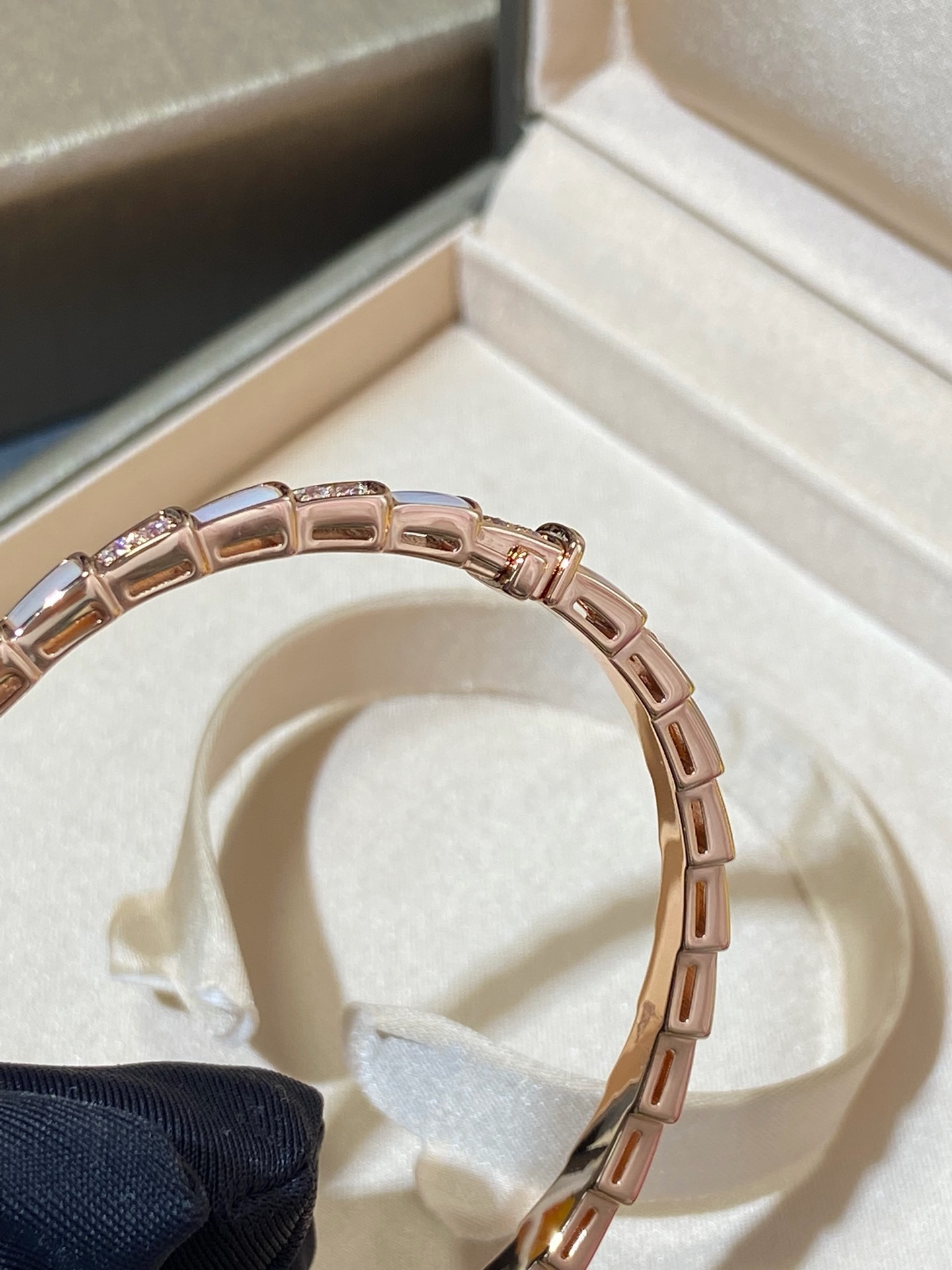 BVLGARI Serpenti Viper Rose Gold Mother-of-Pearl Diamond Single Coil Bracelet product image 4 thumbnail
