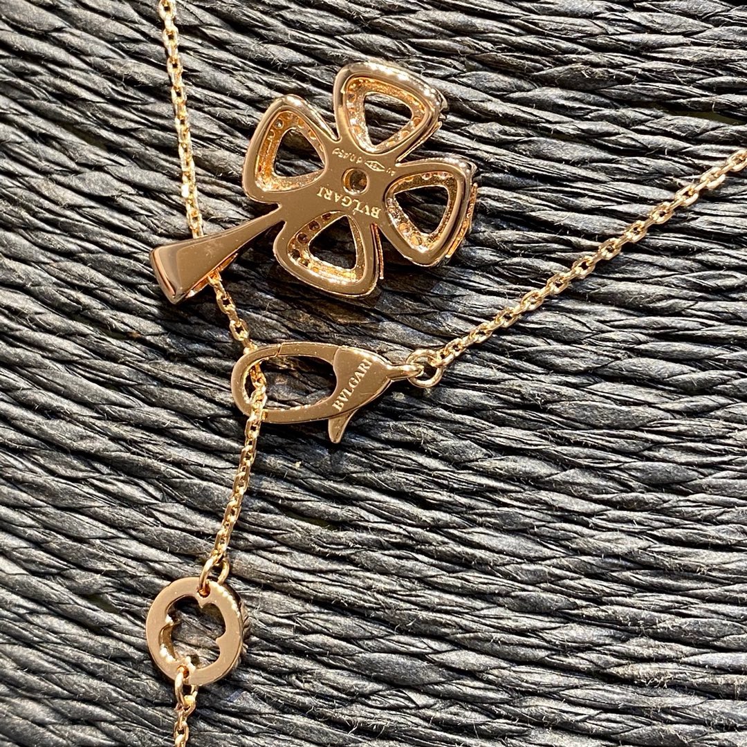BVLGARI Fiorever Rose Gold Diamond Four-Leaf Clover Necklace product image 4 thumbnail