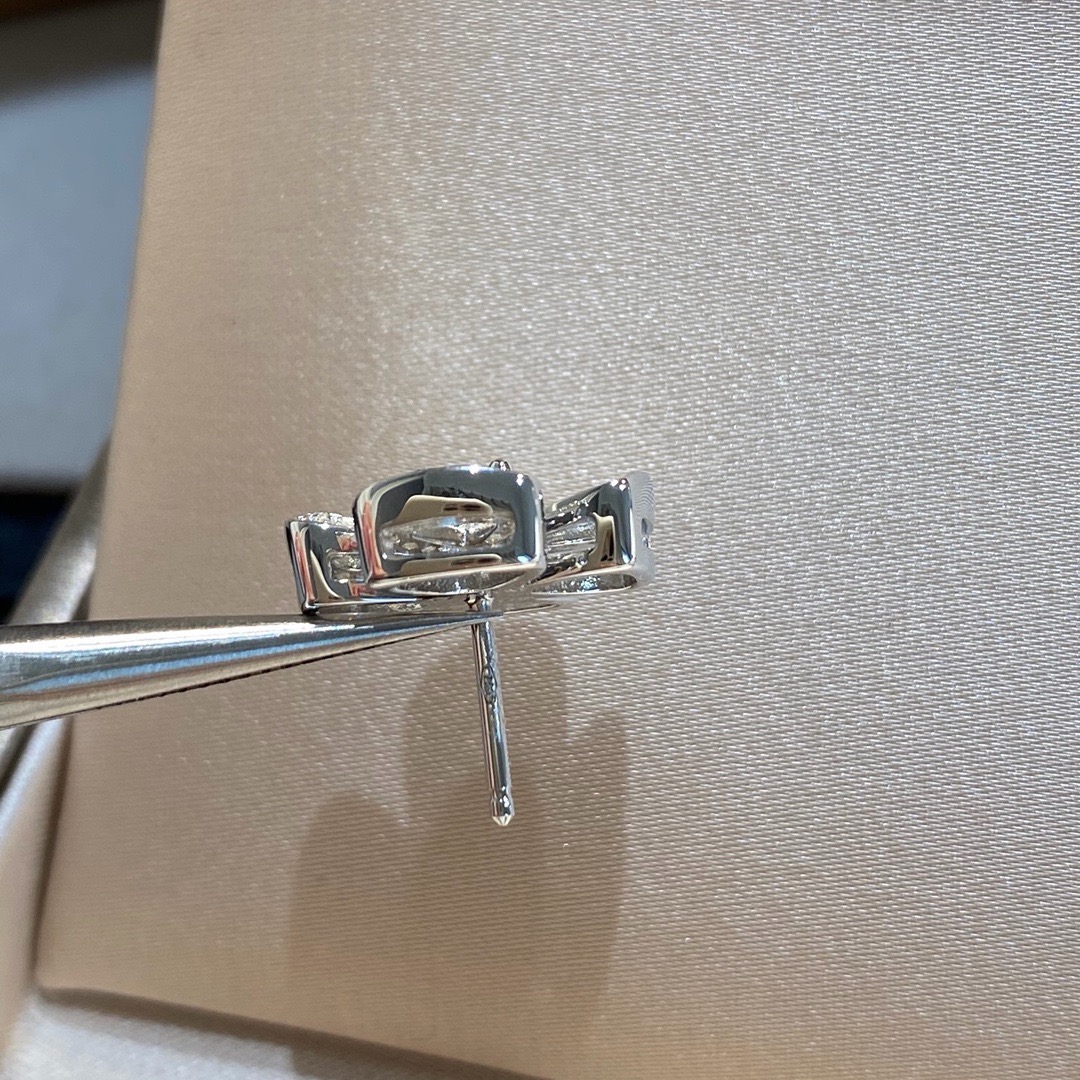 BVLGARI Fiorever 18K White Gold Diamond Four-Leaf Clover Stud Earrings product image 5 thumbnail