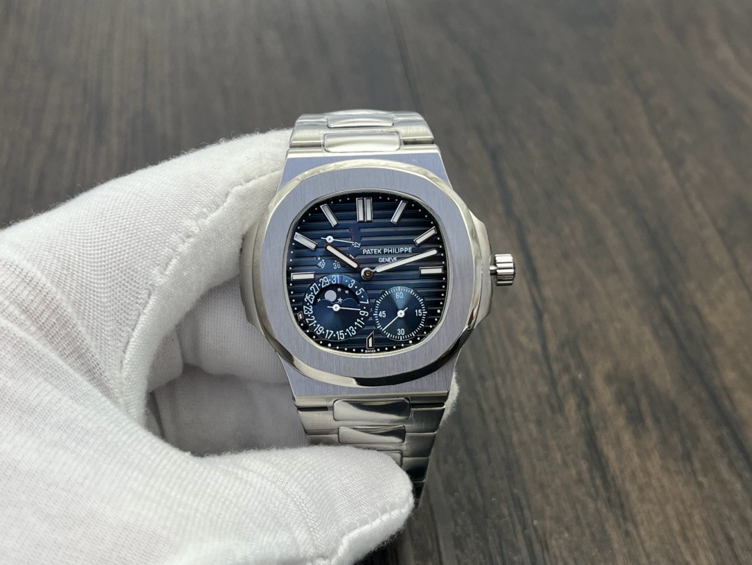 Patek Philippe Nautilus 5724 V5 Ultra-Thin Diamond Luxury Watch