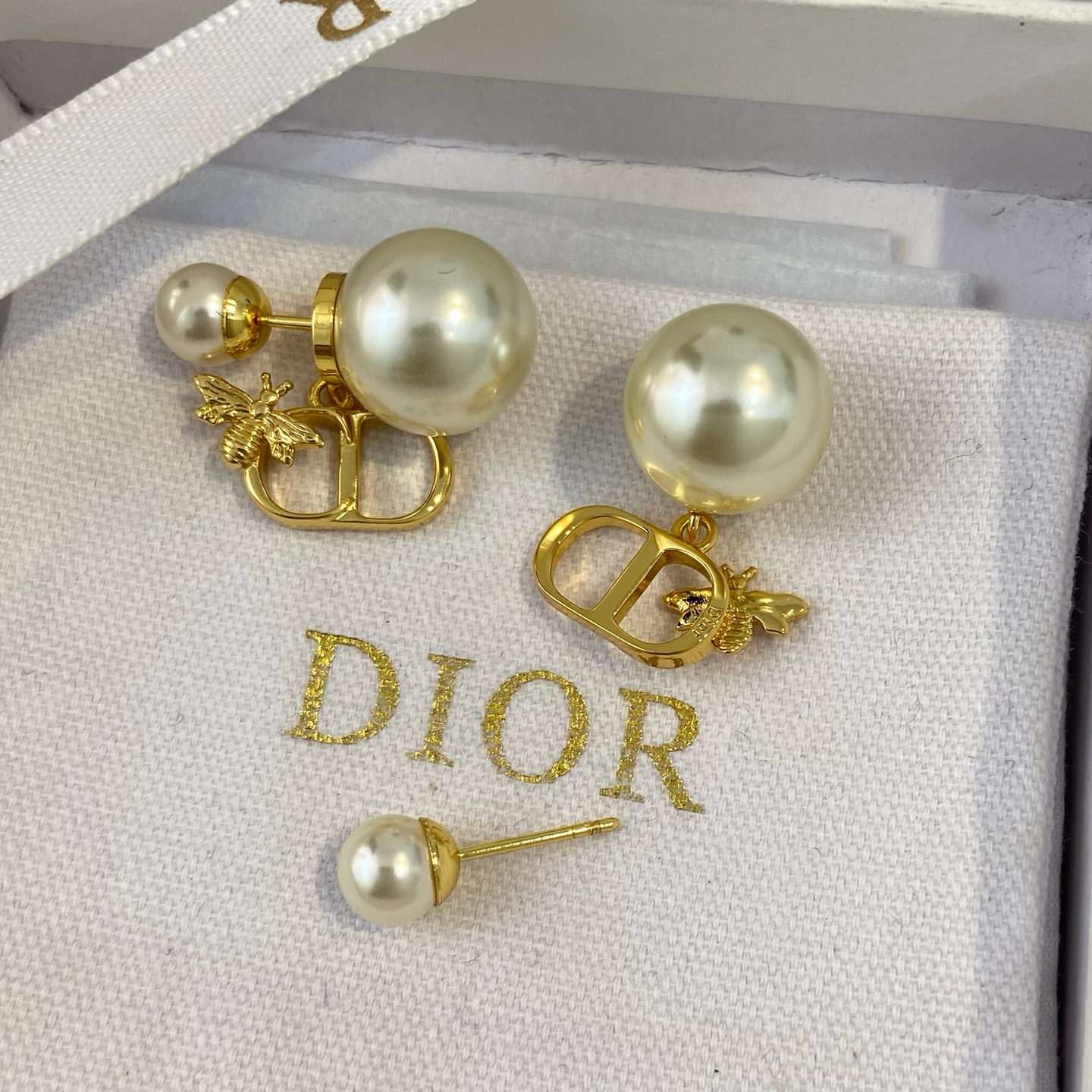 Dior Tribales Double Pearl Bee CD Earrings product image 4 thumbnail