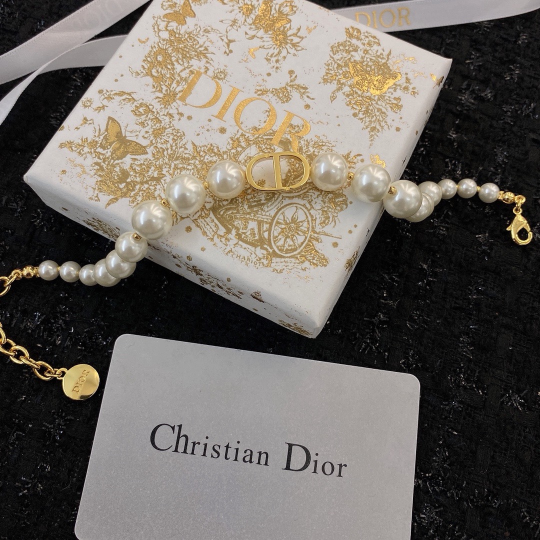 Dior Petit CD Gradient Pearl CD Bracelet product image 2 thumbnail