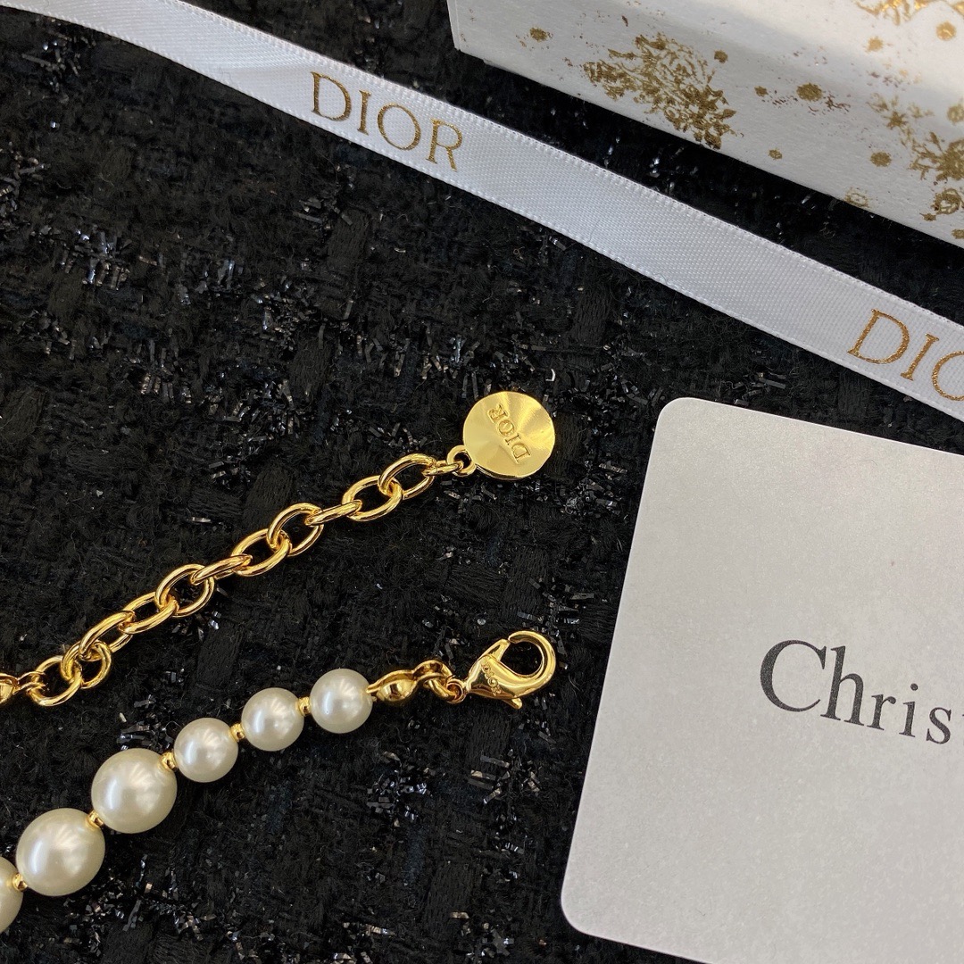 Dior Petit CD Gradient Pearl CD Bracelet product image 3 thumbnail