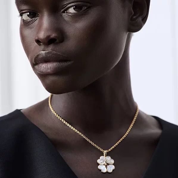 Dior Lucky Four-Leaf Clover Mother-of-Pearl Pendant Necklace product image 5 thumbnail