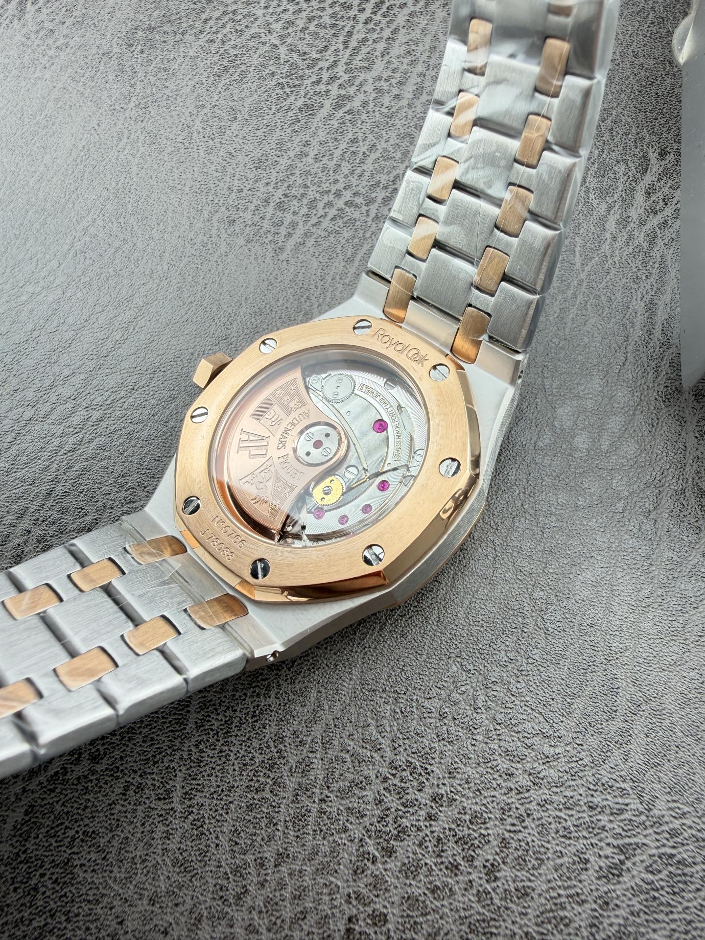 Audemars Piguet Royal Oak 15450ST Unisex Automatic Watch ZF Factory Edition product image 4 thumbnail