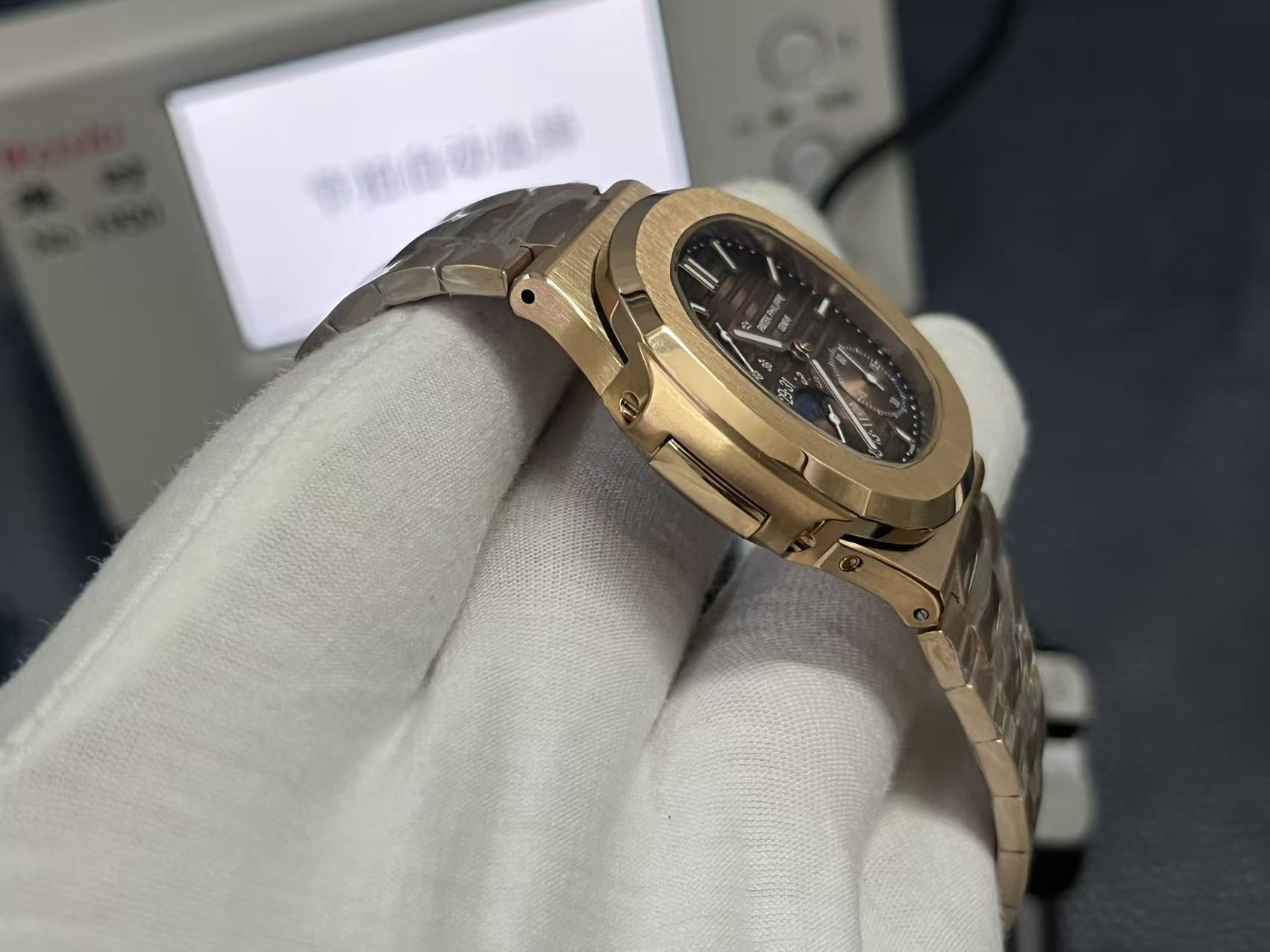 Patek Philippe Nautilus 5724 V6 Ultra-Thin Diamond Automatic Watch PFF Factory Edition product image 2 thumbnail