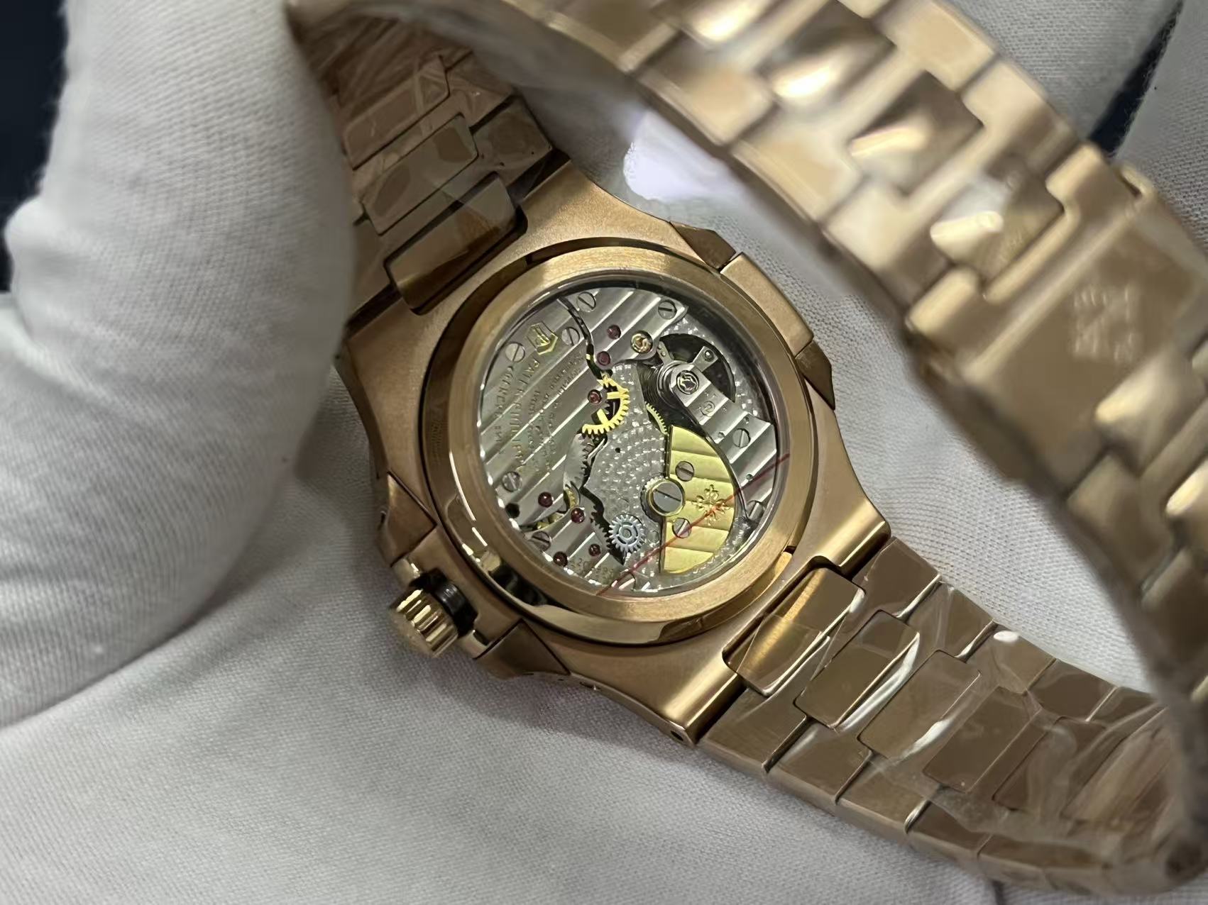 Patek Philippe Nautilus 5724 V6 Ultra-Thin Diamond Automatic Watch PFF Factory Edition product image 4 thumbnail