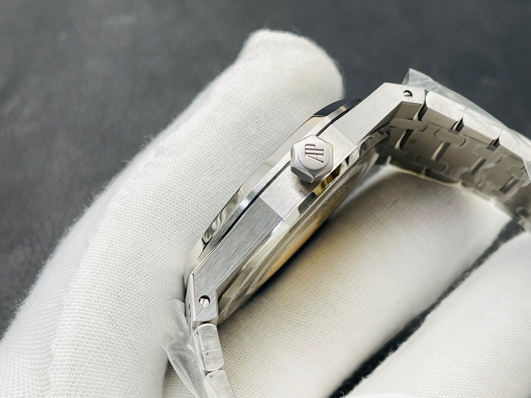 ZF Factory Audemars Piguet Royal Oak 15400 V2 Edition Automatic Watch product image 2 thumbnail