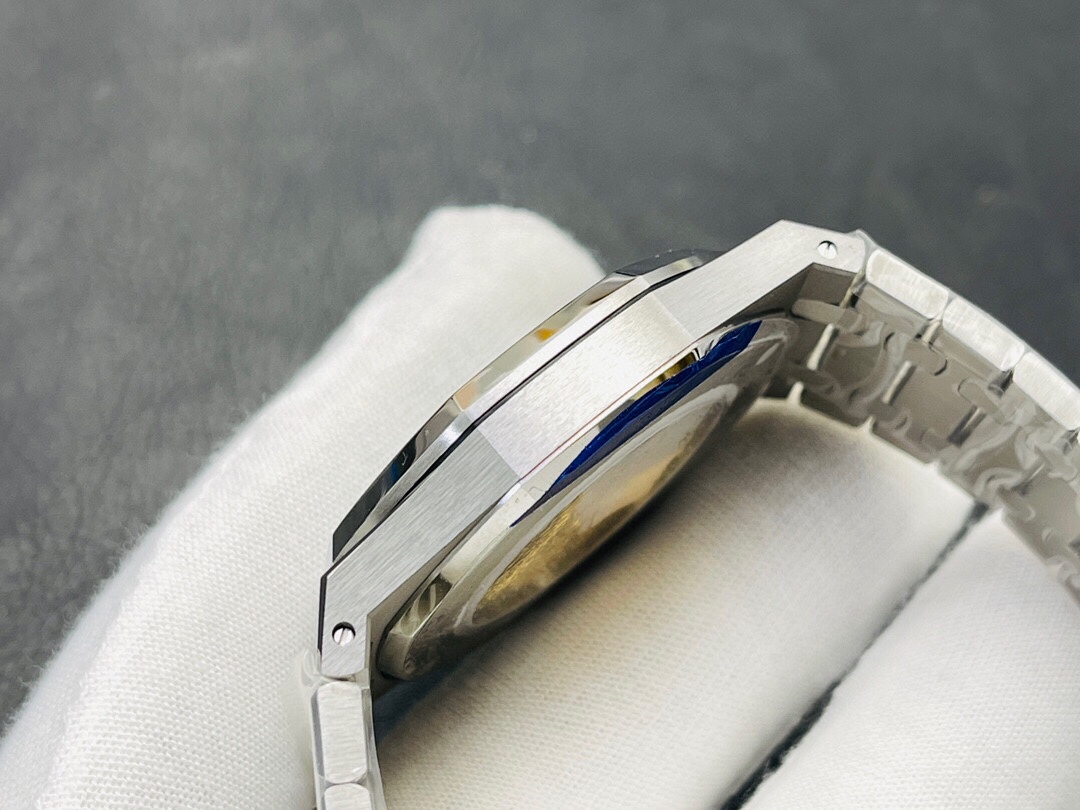 ZF Factory Audemars Piguet Royal Oak 15400 V2 Edition Automatic Watch product image 3 thumbnail