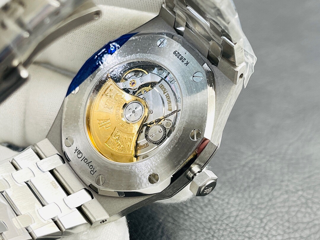 ZF Factory Audemars Piguet Royal Oak 15400 V2 Edition Automatic Watch product image 4 thumbnail