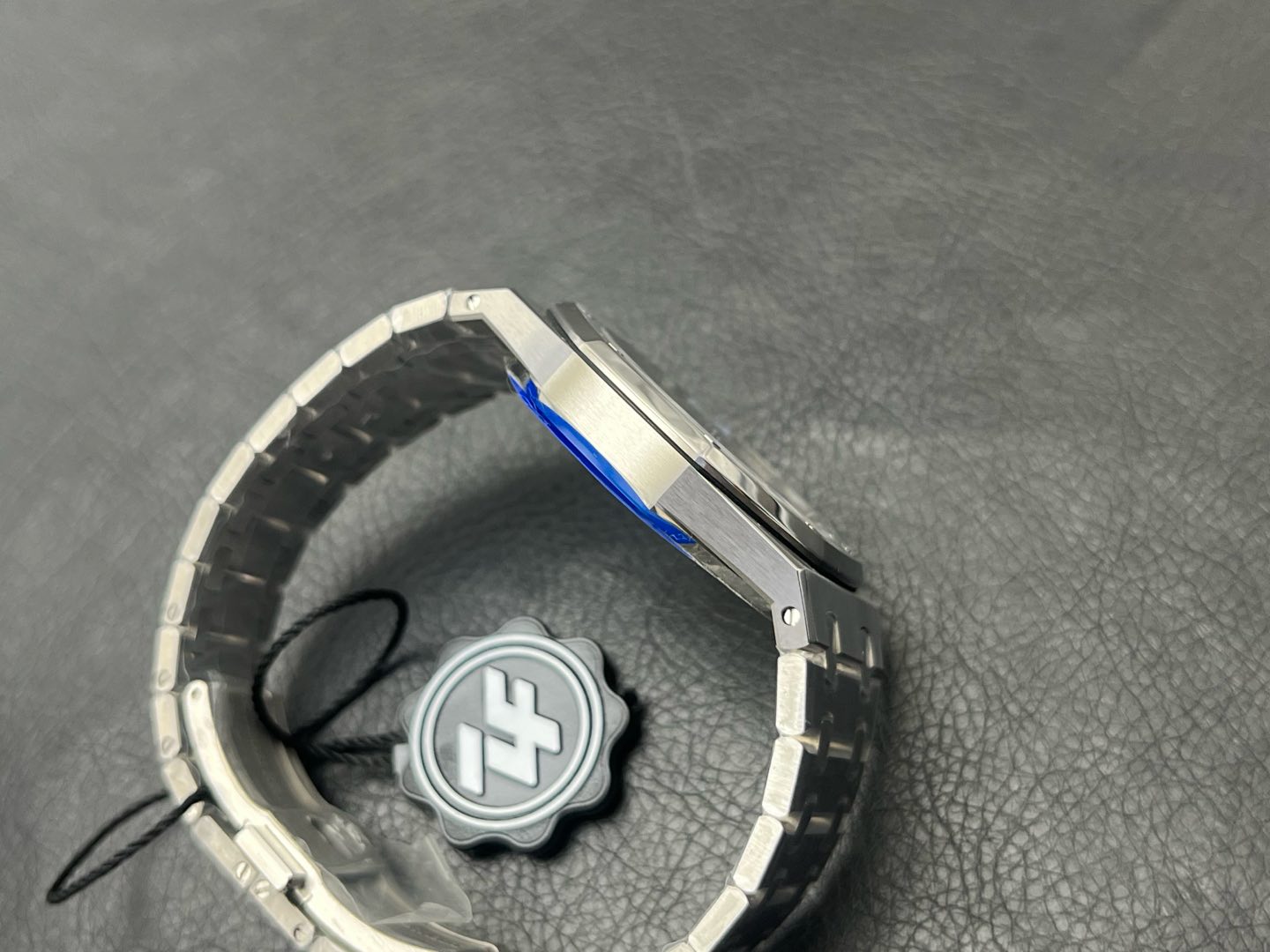 ZF Factory Audemars Piguet Royal Oak 15202 Extra-Thin Automatic Watch product image 2 thumbnail